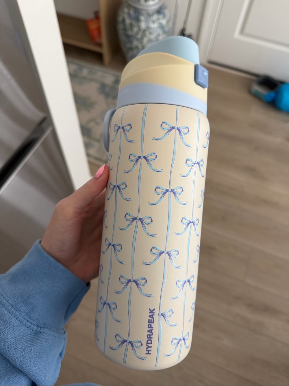 Blue bow water bottle